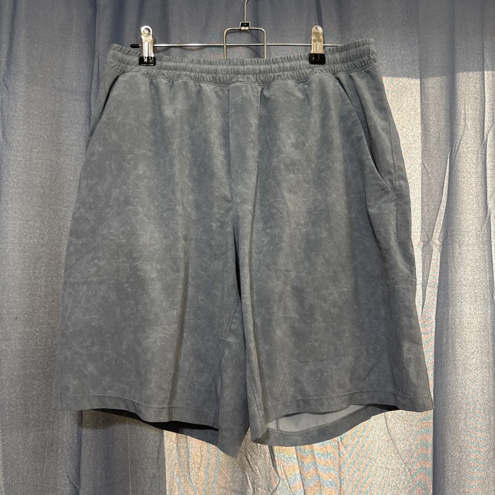 Lululemon Pace Breaker Shorts 9" Liner Mens Size Medium Blue